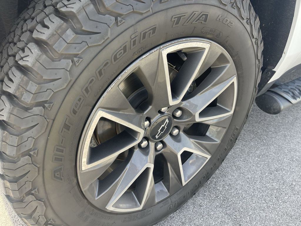 2021 Chevrolet Tahoe Z71 photo 2