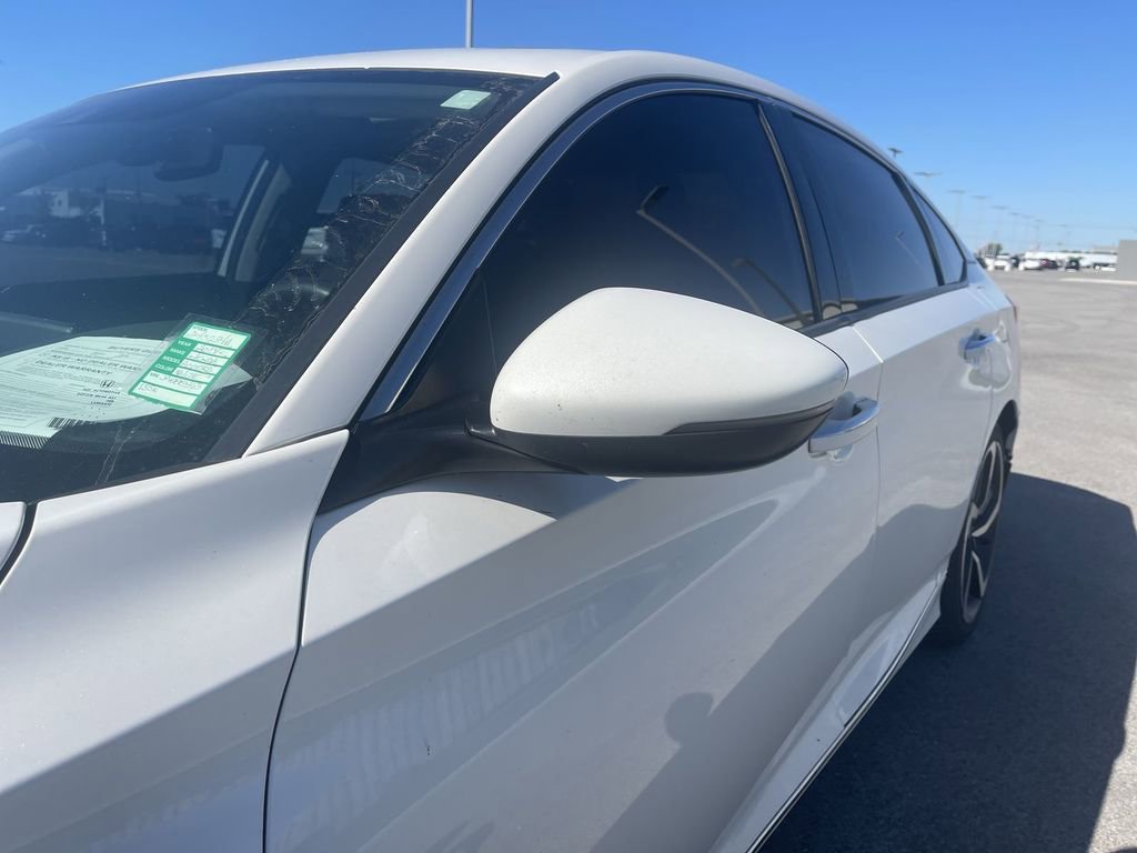 2018 Honda Accord Touring photo 3
