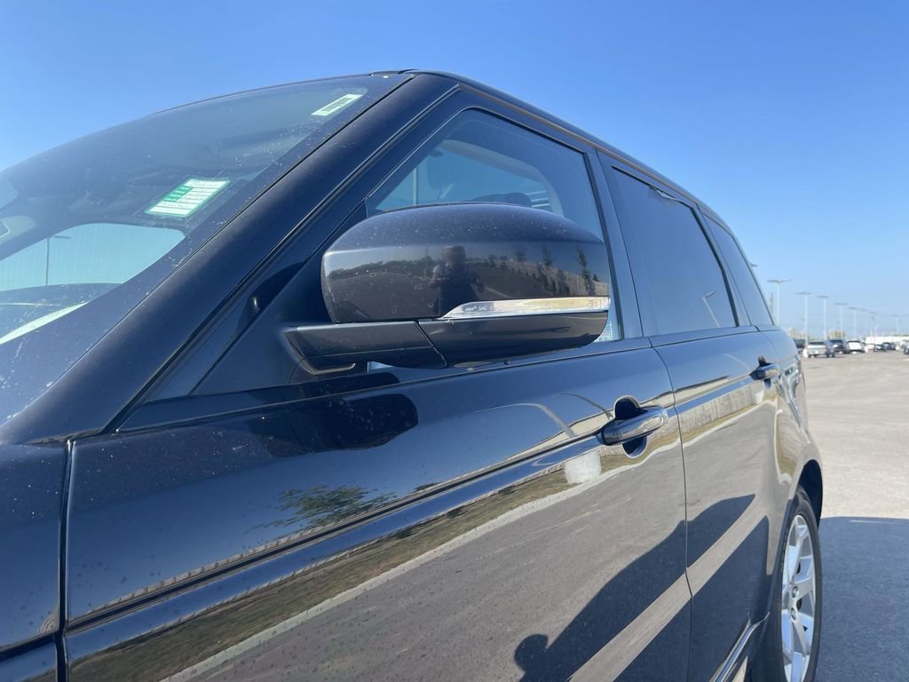 2020 Land Rover Range Rover Sport HSE photo 3