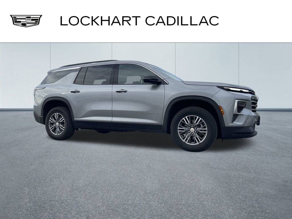 Used 2025 Chevrolet Traverse LT SUV