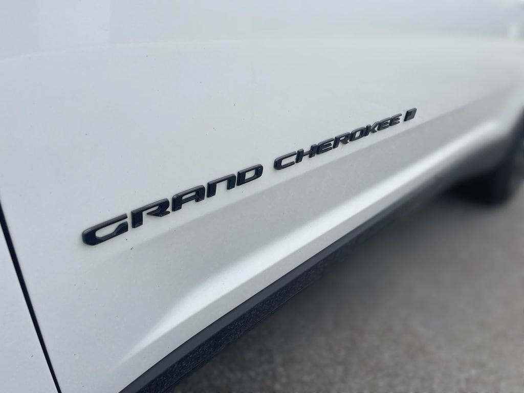 Used 2024 Jeep Grand Cherokee Altitude 4x4 SUV