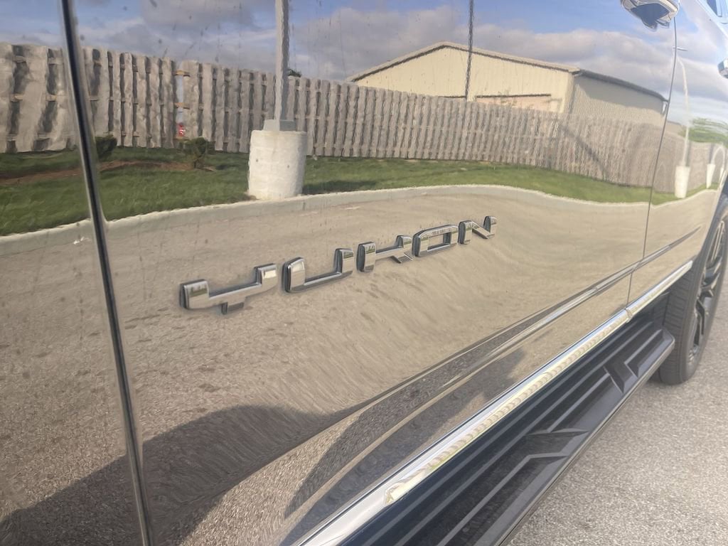 Used 2024 GMC Yukon SLT SUV