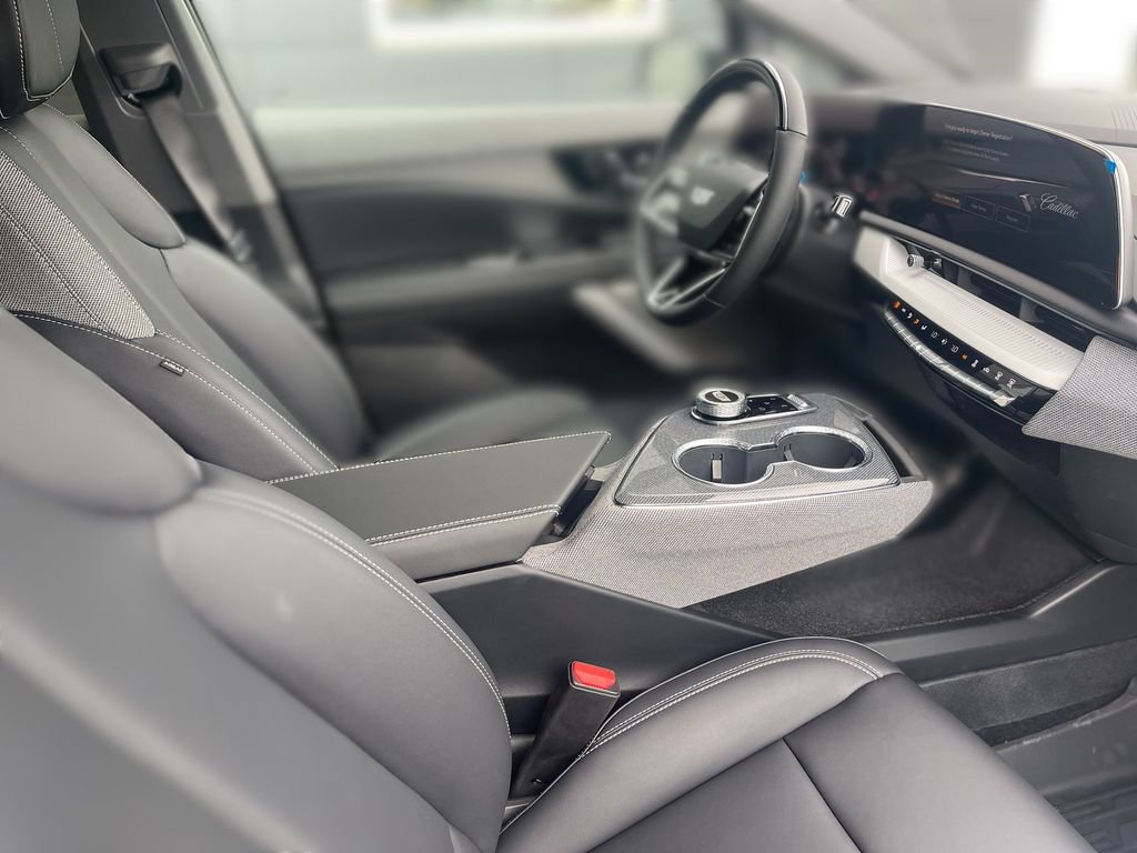 2027 Cadillac OPTIQ Luxury - Photo 37