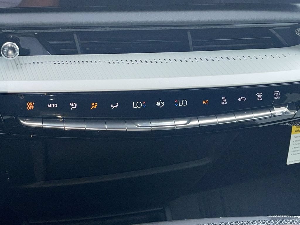2027 Cadillac OPTIQ Luxury - Photo 23