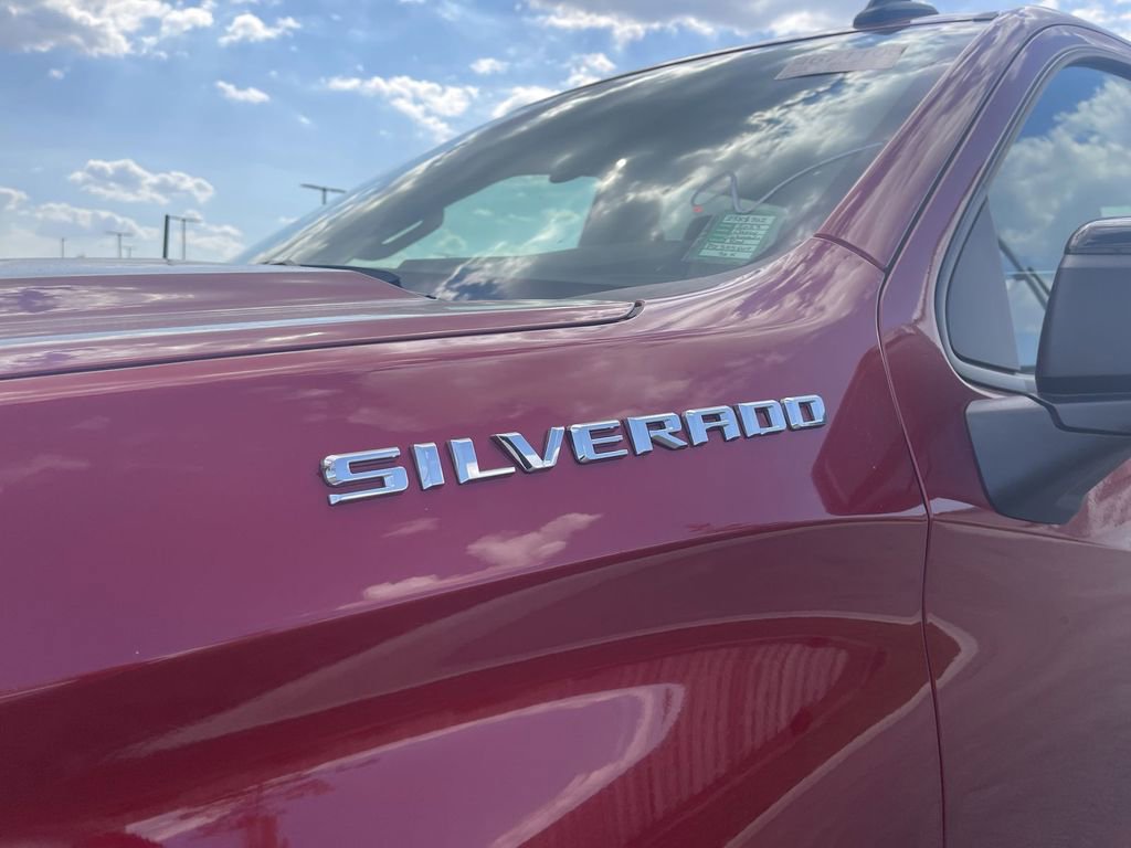 2023 Chevrolet Silverado 1500 RST photo 4