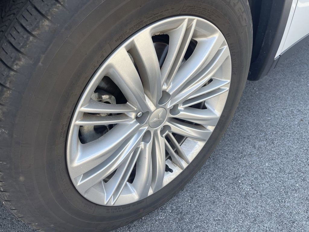 2024 Mitsubishi Outlander ES 2.5 S-AWC photo 2