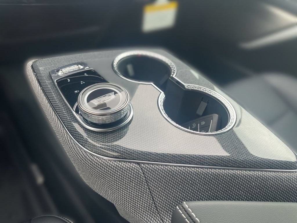2027 Cadillac OPTIQ Luxury - Photo 29