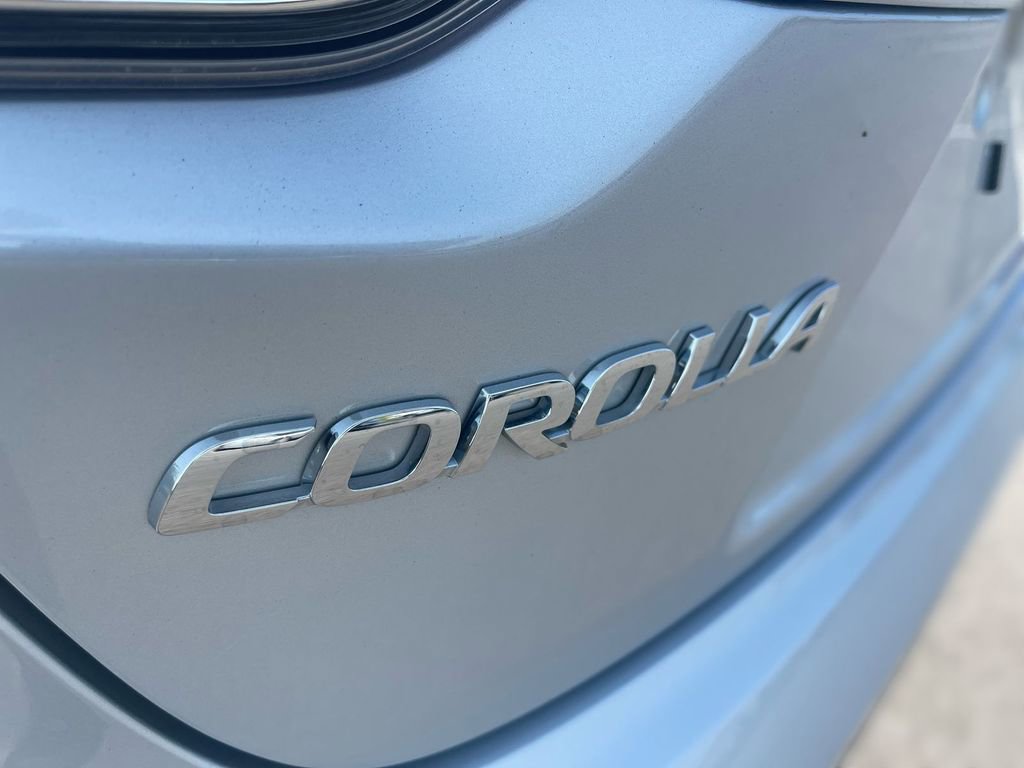 2023 Toyota Corolla LE photo 4