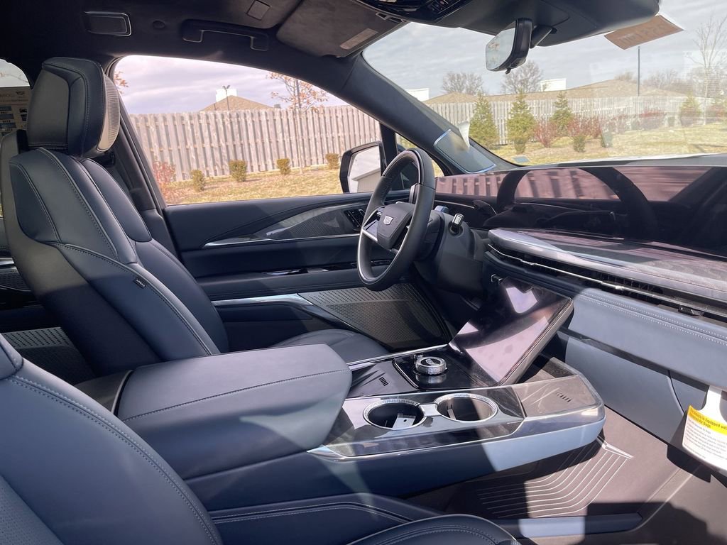 2025 Cadillac Escalade IQ Luxury 2 - Photo 40