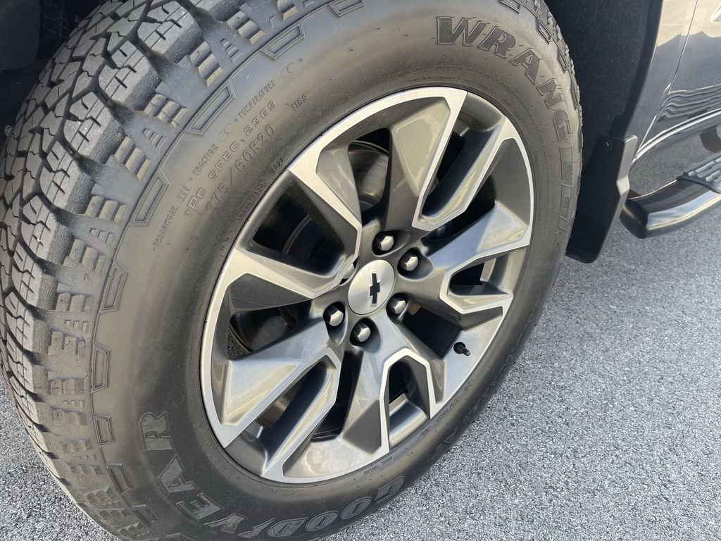 2022 Chevrolet Silverado 1500 RST photo 2
