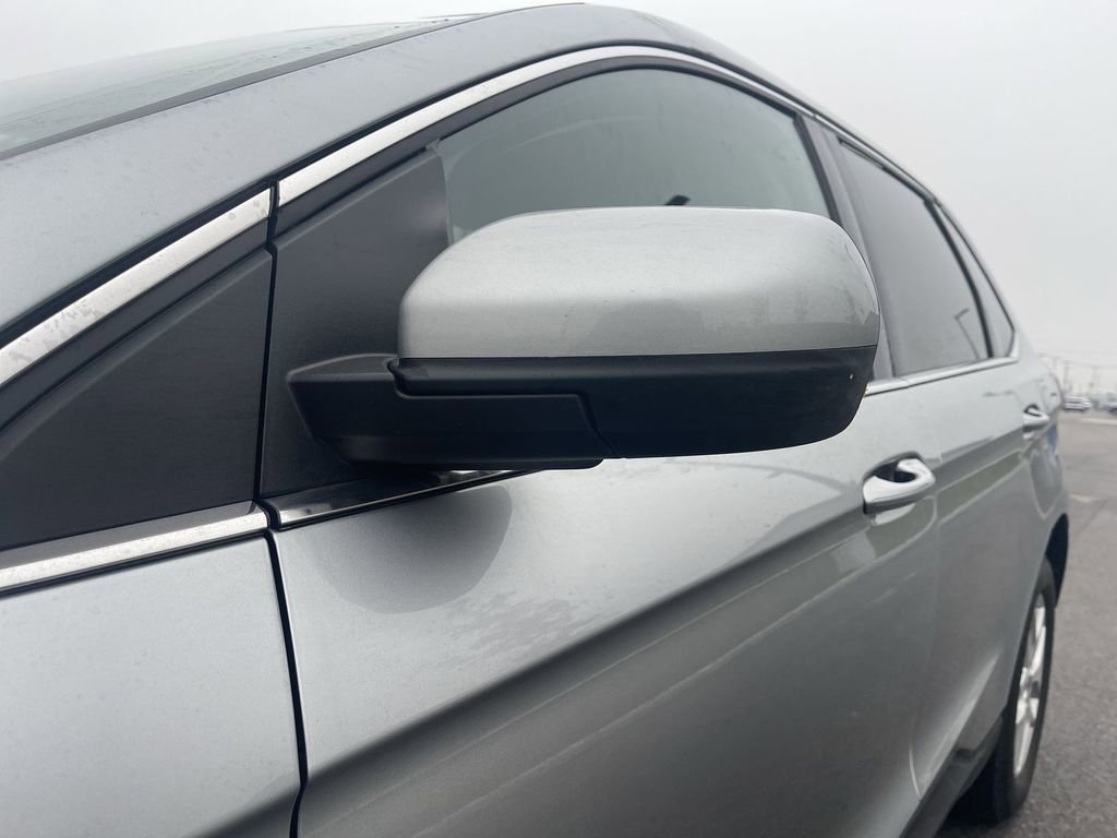 2024 Ford Edge SEL photo 3