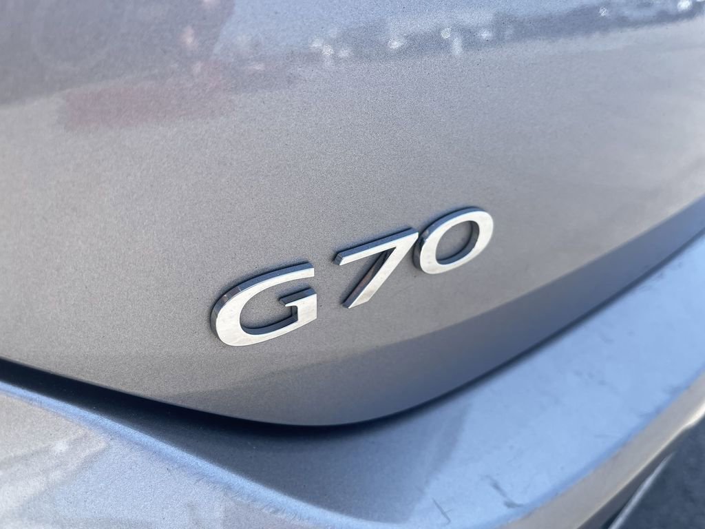 2023 Genesis G70 2.0T photo 4