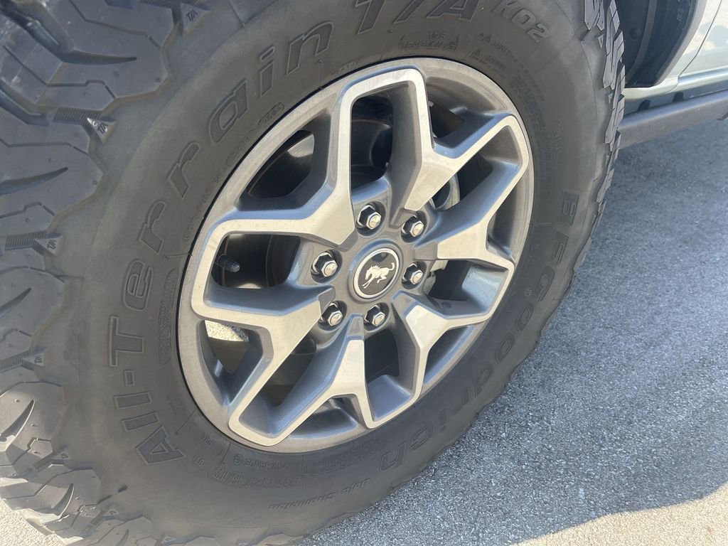2023 Ford Bronco Badlands photo 2