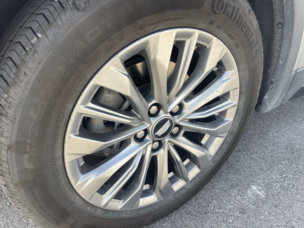 2025 Cadillac XT4 Premium Luxury photo 2
