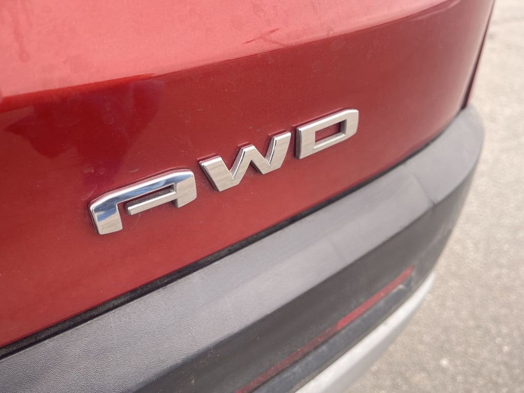 Used 2023 GMC Acadia SLT SUV