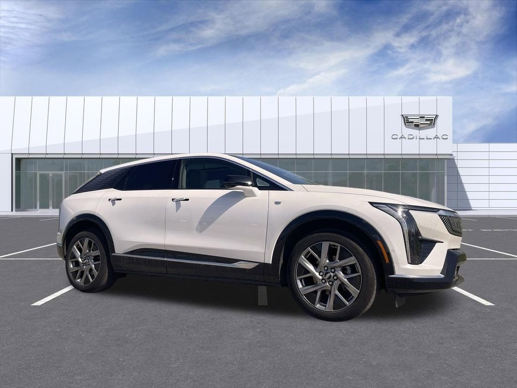 Certified 2025 CADILLAC OPTIQ Luxury 2 SUV