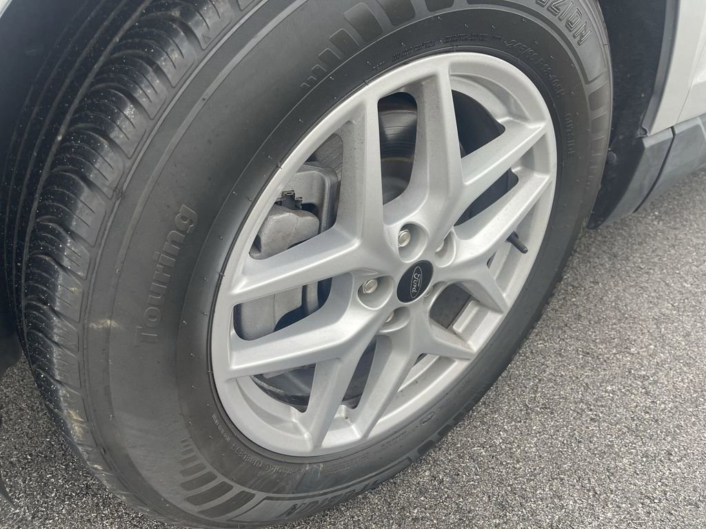 2024 Ford Edge SEL photo 2