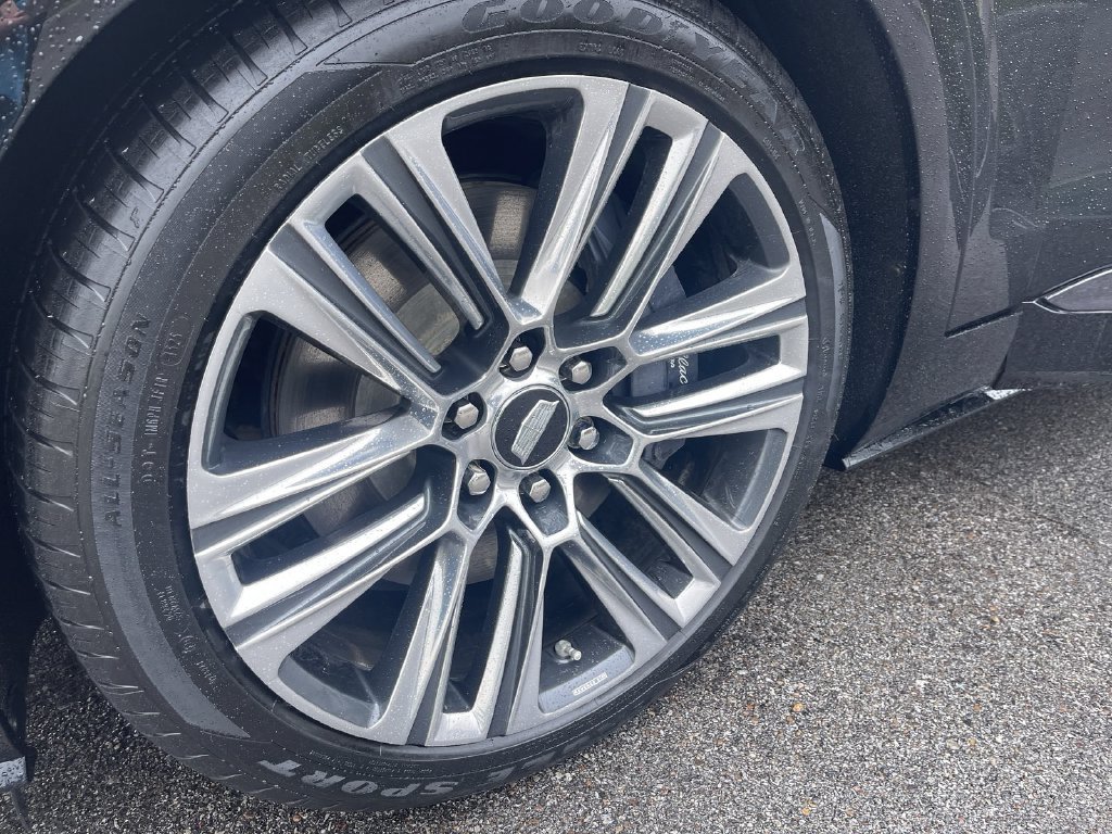 Used 2026 CADILLAC VISTIQ Platinum SUV