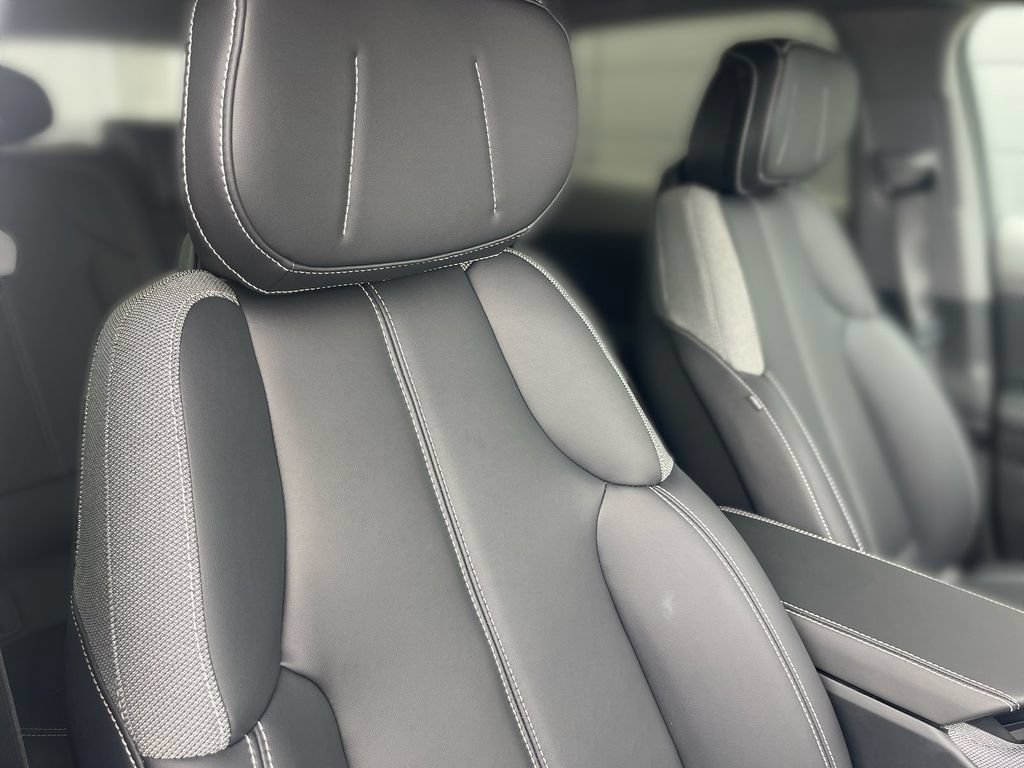2027 Cadillac OPTIQ Luxury - Photo 38