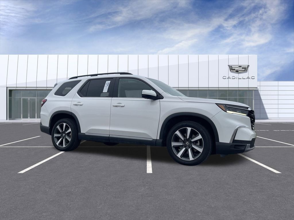 2023 Honda Pilot Elite's photo