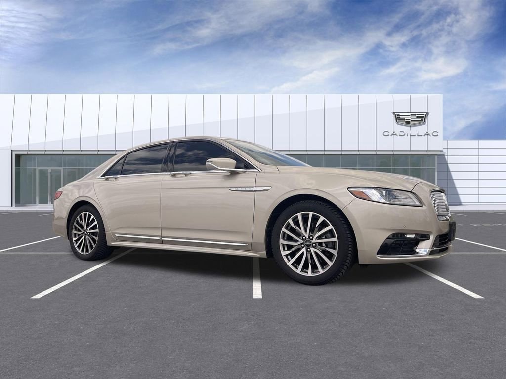 2017 Lincoln Continental Select FWD's photo