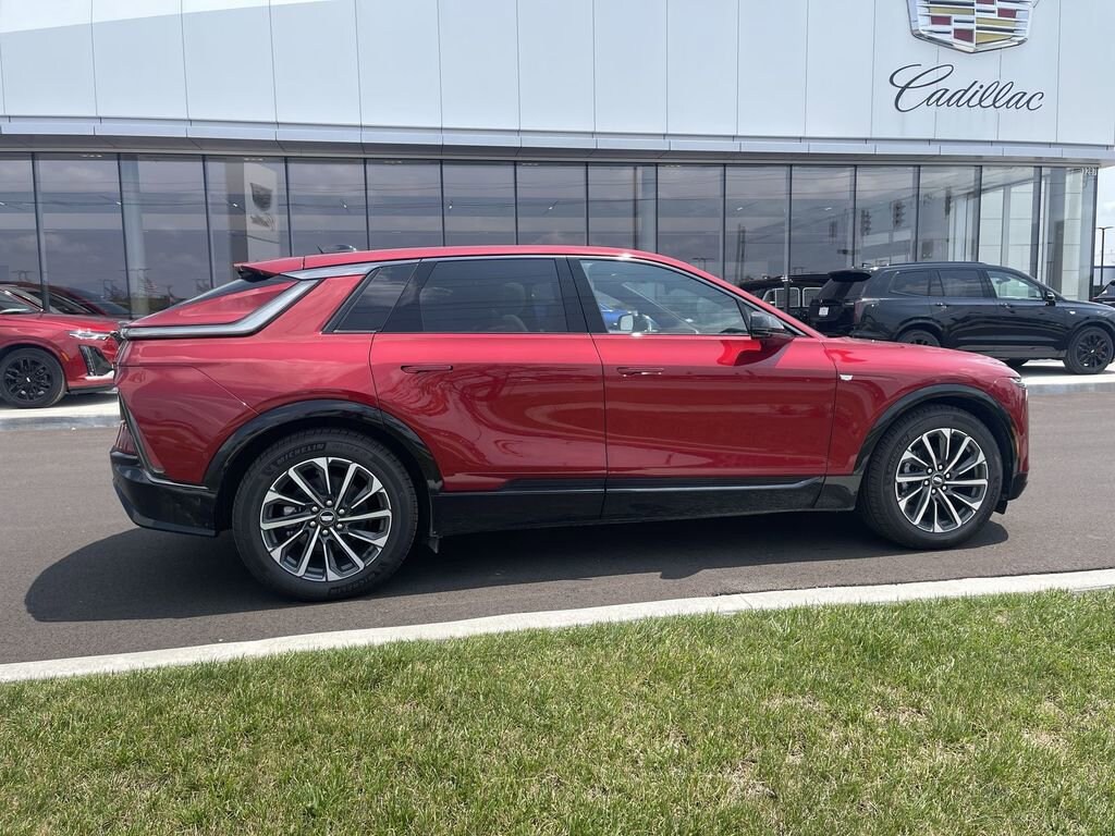 Used 2024 CADILLAC Lyriq For Sale at LOCKHART CADILLAC VIN