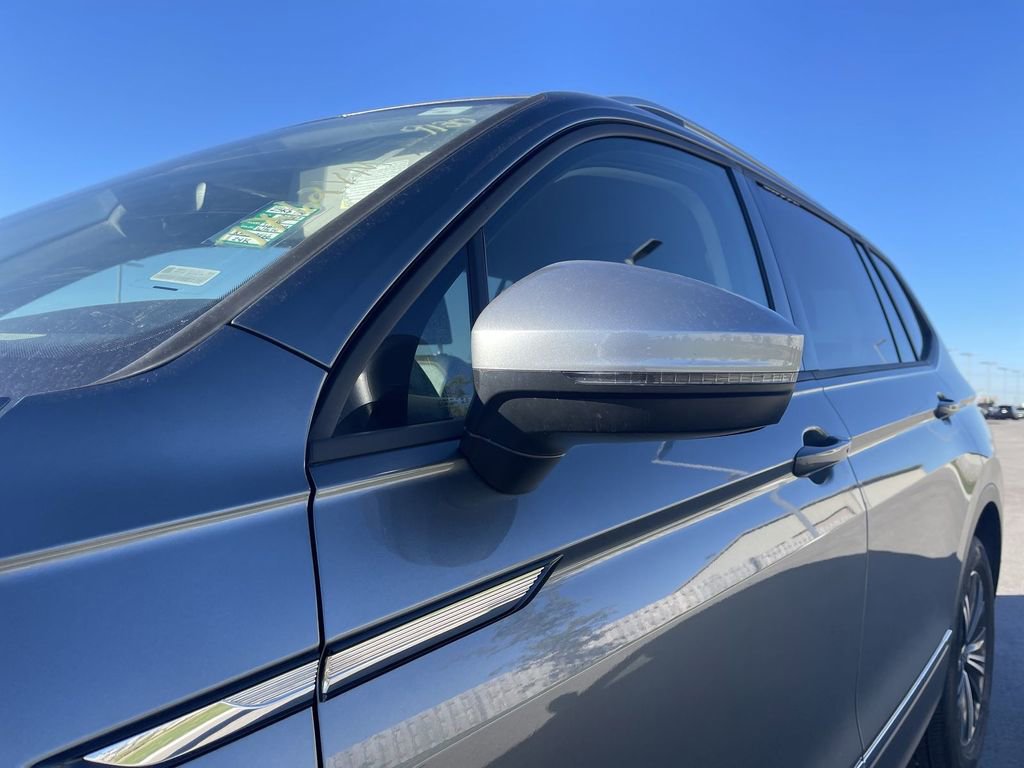 2024 Volkswagen Tiguan Wolfsburg Edition photo 3