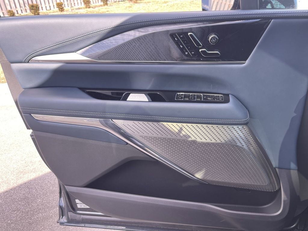2025 Cadillac Escalade IQ Luxury 2 - Photo 33