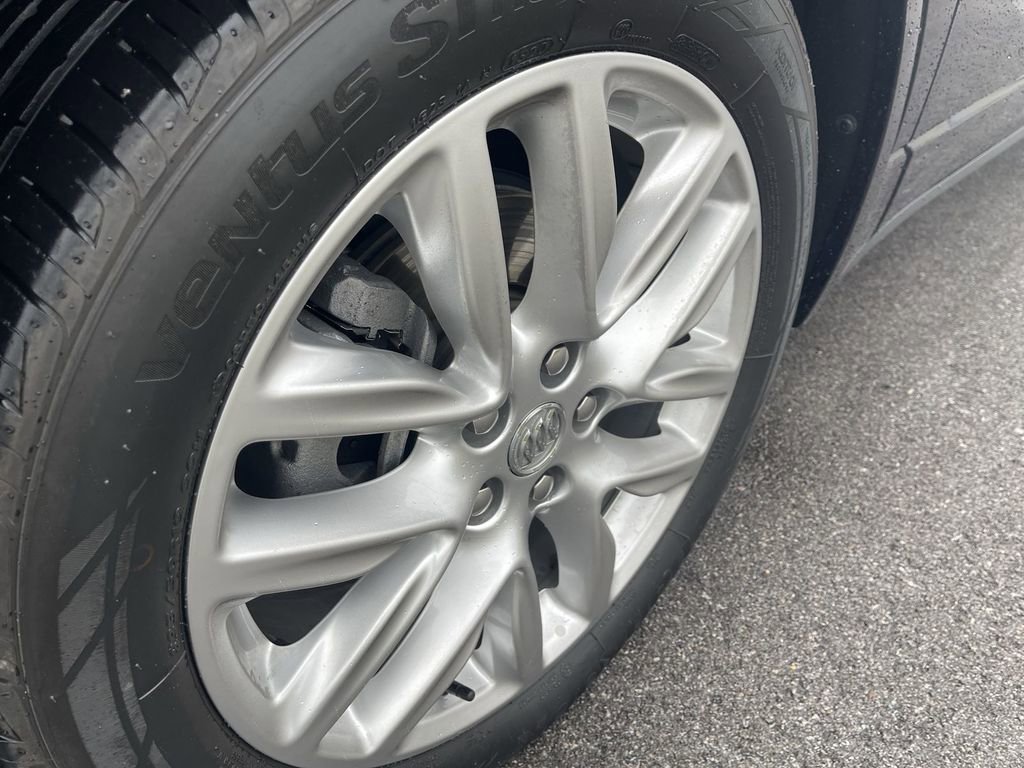 2020 Buick Envision Premium photo 2