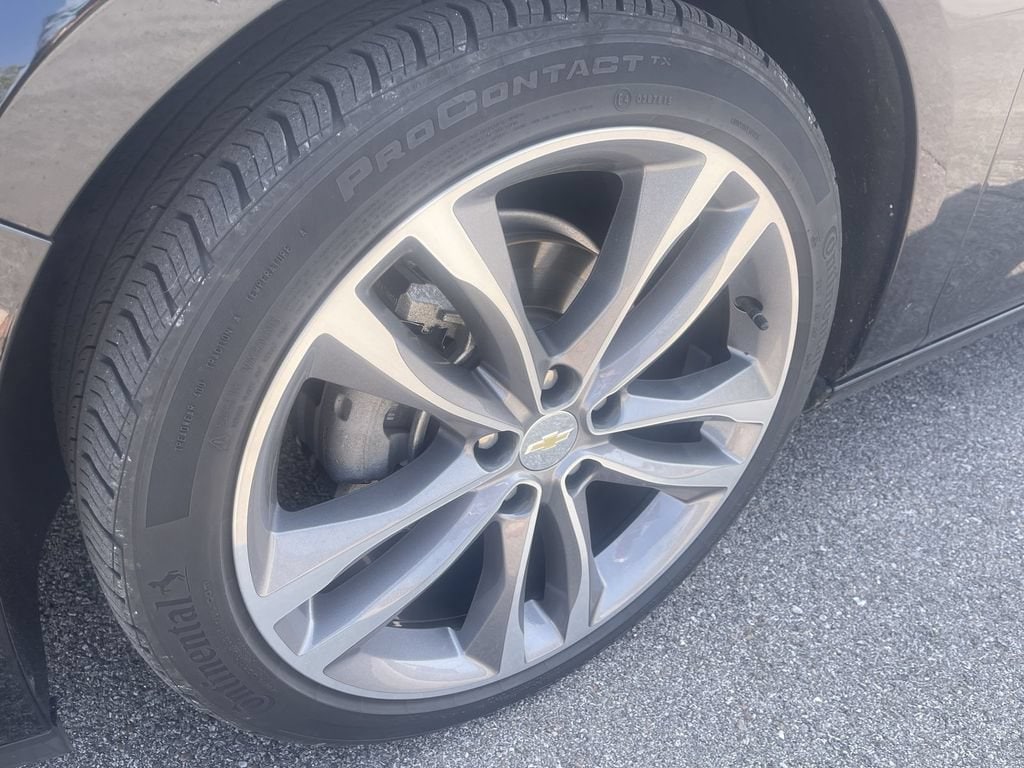 1G1ZE5SX5NF200899