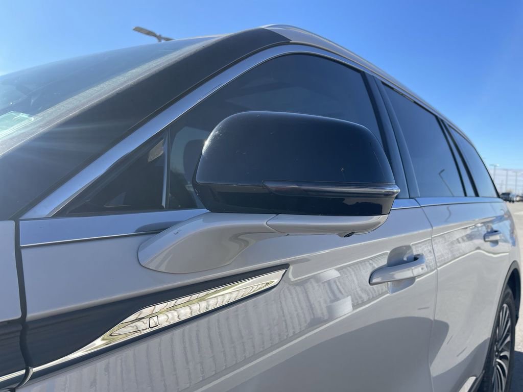 2023 Lincoln Aviator Reserve photo 2