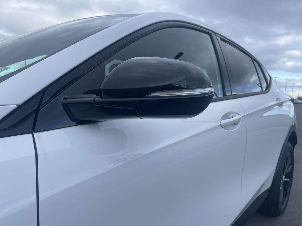 2024 Buick Envista ST photo 3
