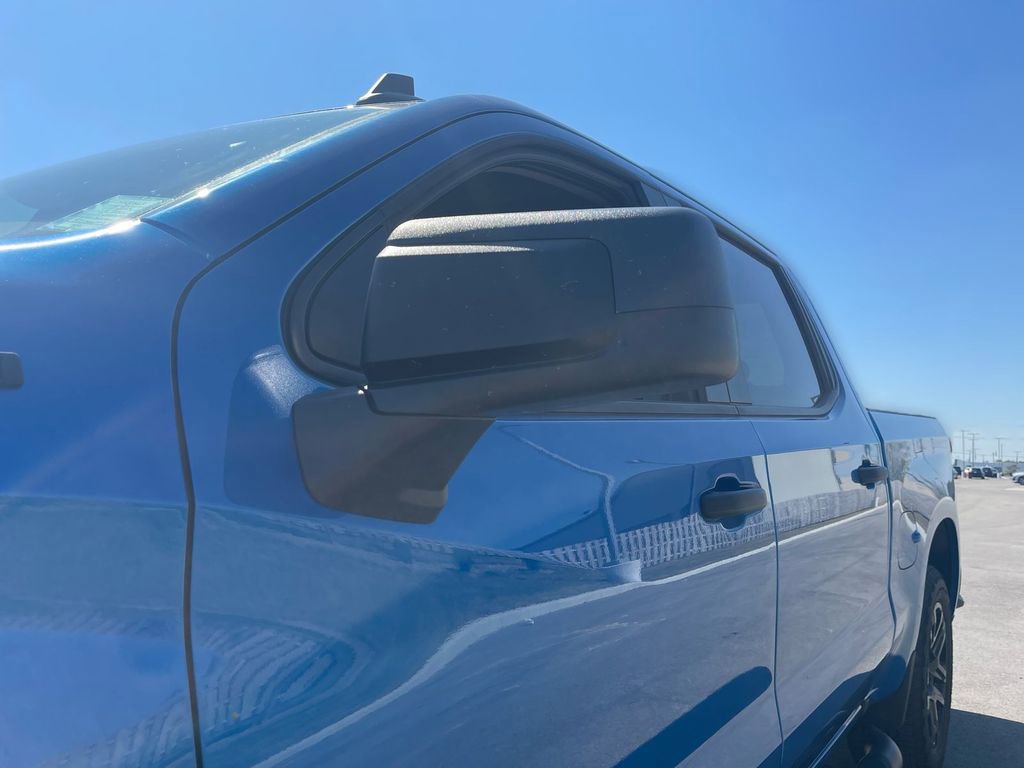 2024 Chevrolet Silverado 1500 Custom photo 3