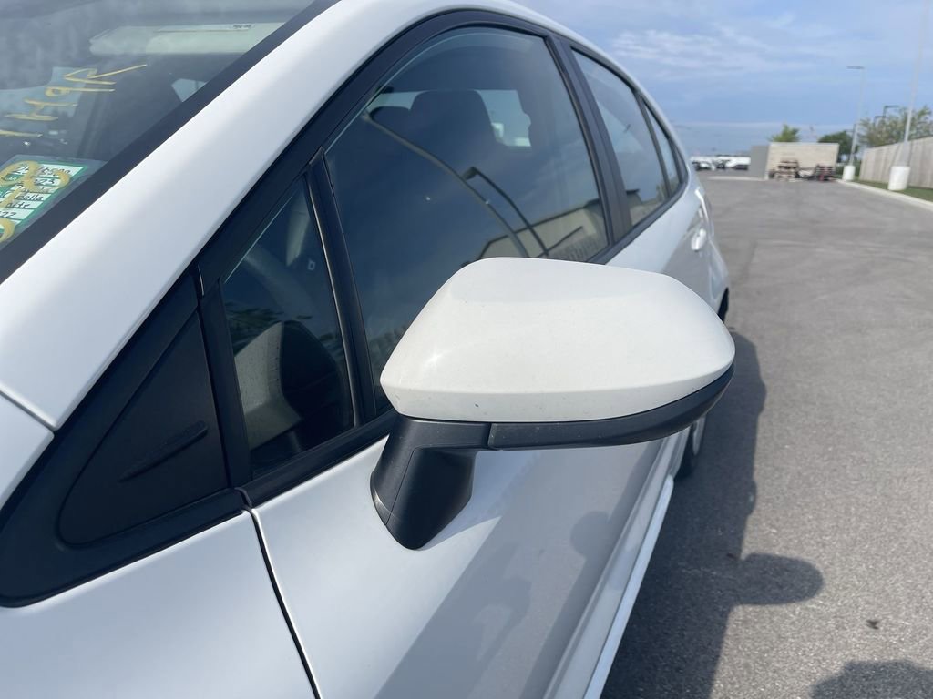 2023 Toyota Corolla LE photo 3