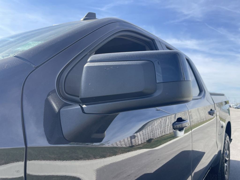2022 Chevrolet Silverado 1500 RST photo 2