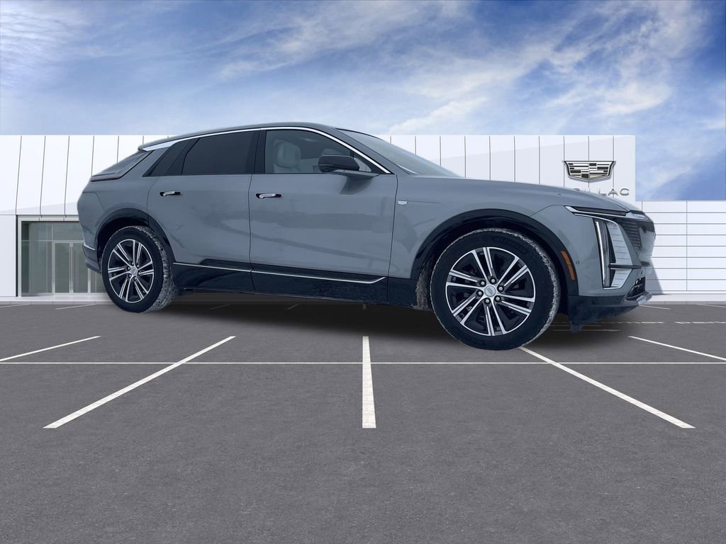 2024 Cadillac LYRIQ Luxury 2's photo