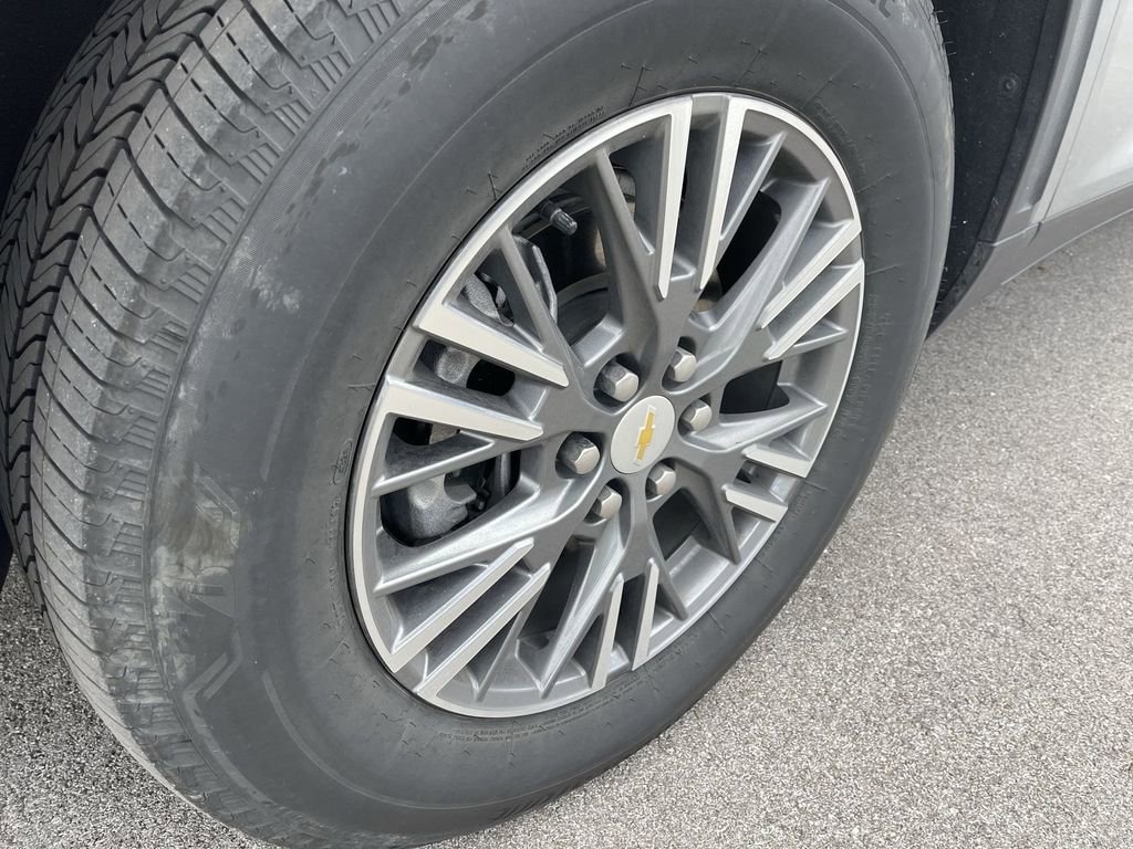 Used 2025 Chevrolet Traverse LT SUV