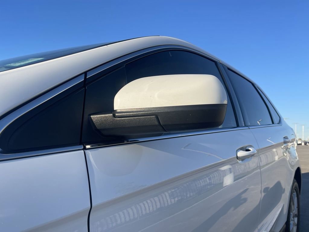 2021 Ford Edge SEL photo 3