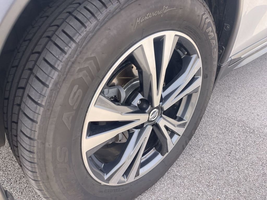 Used 2017 Nissan Rogue SL SUV