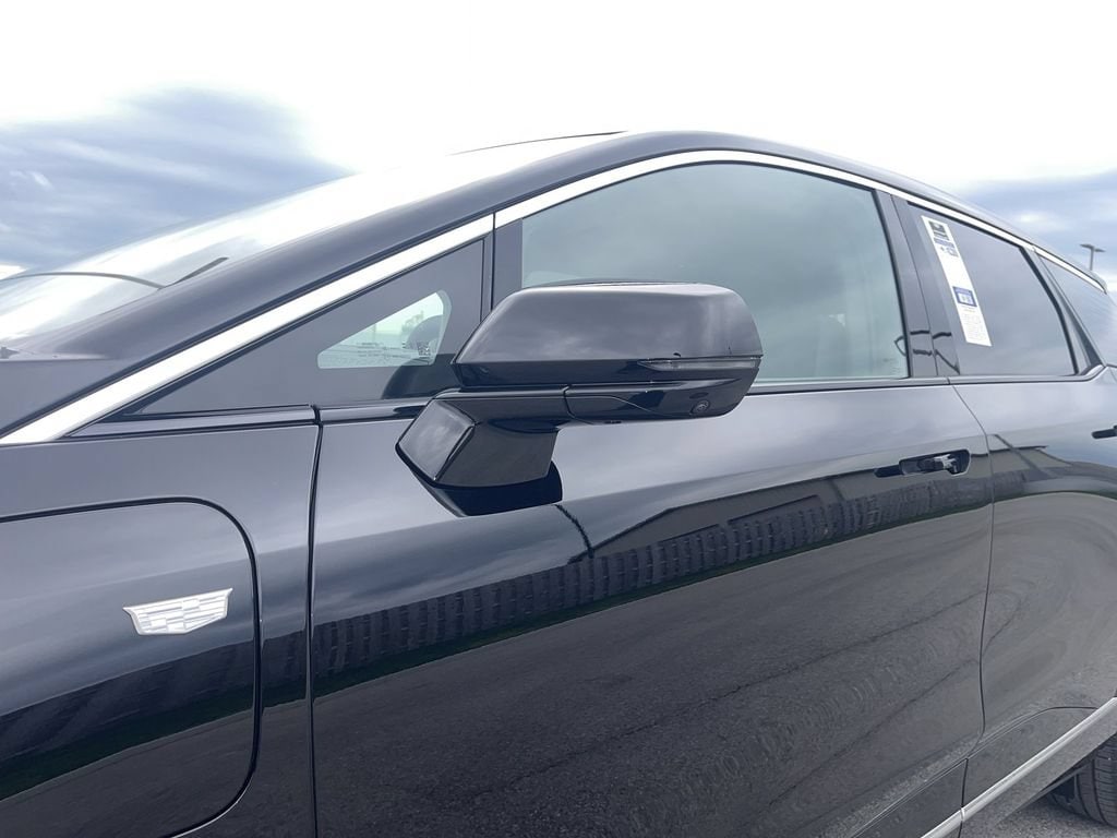 2027 Cadillac OPTIQ Luxury - Photo 11