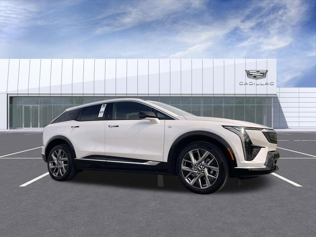 2025 Cadillac Optiq Luxury 2 AWD's photo