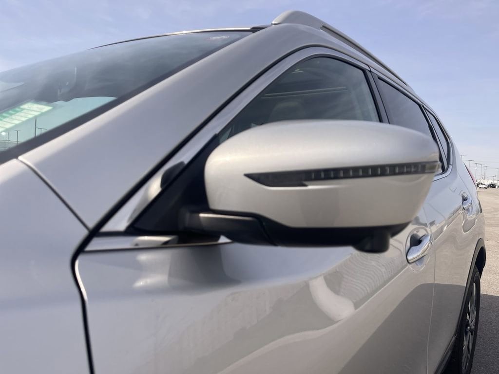 Used 2017 Nissan Rogue SL SUV