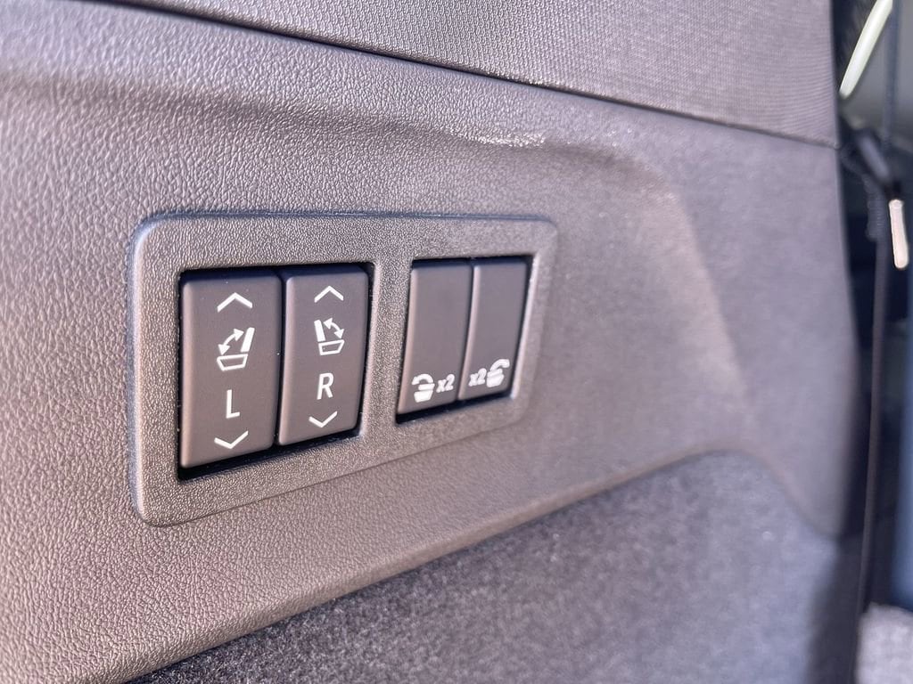 2025 Cadillac Escalade IQ Luxury 2 - Photo 42