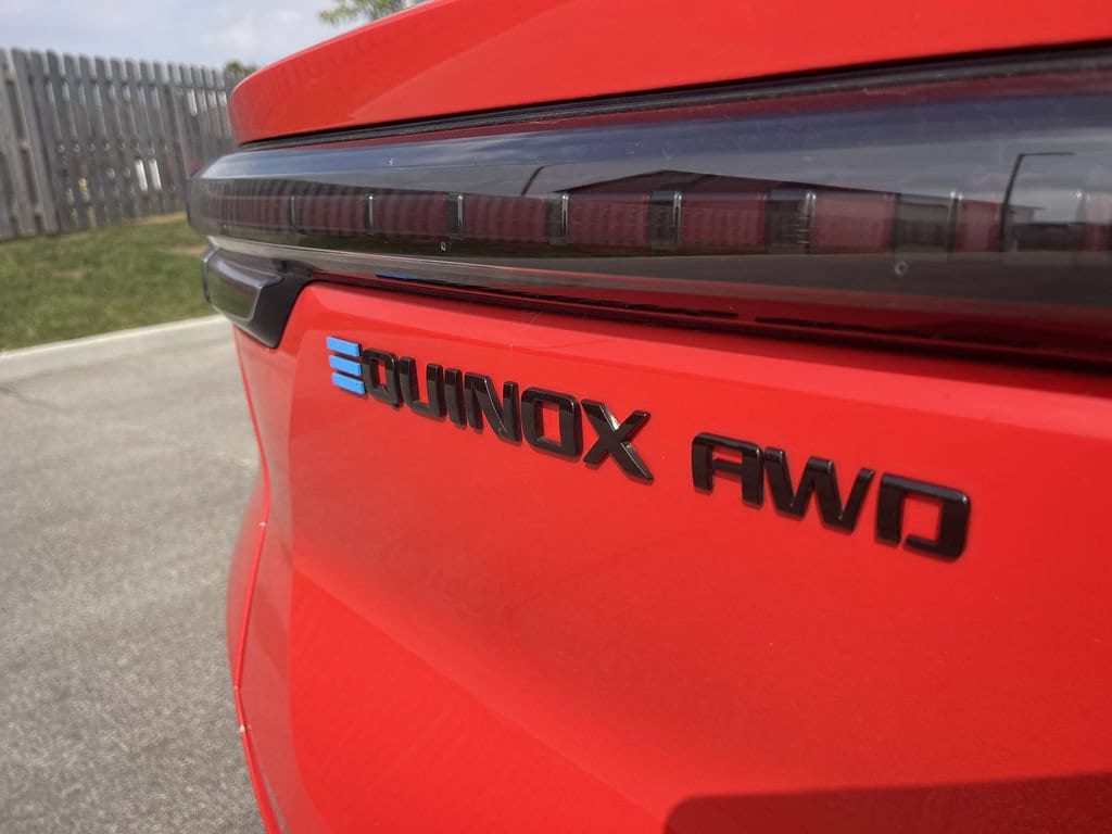 Used 2025 Chevrolet Equinox EV RS SUV