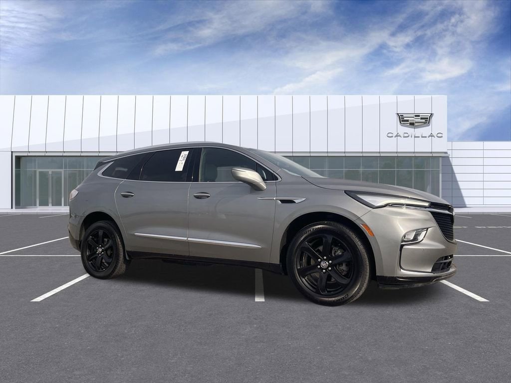 2024 Buick Enclave Essence's photo