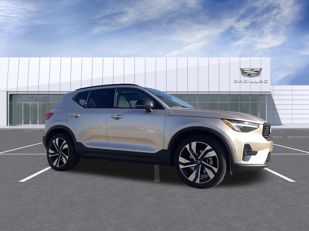 2023 Volvo XC40
