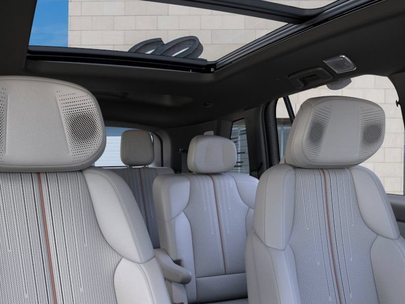 2026 Cadillac VISTIQ Luxury - Photo 24