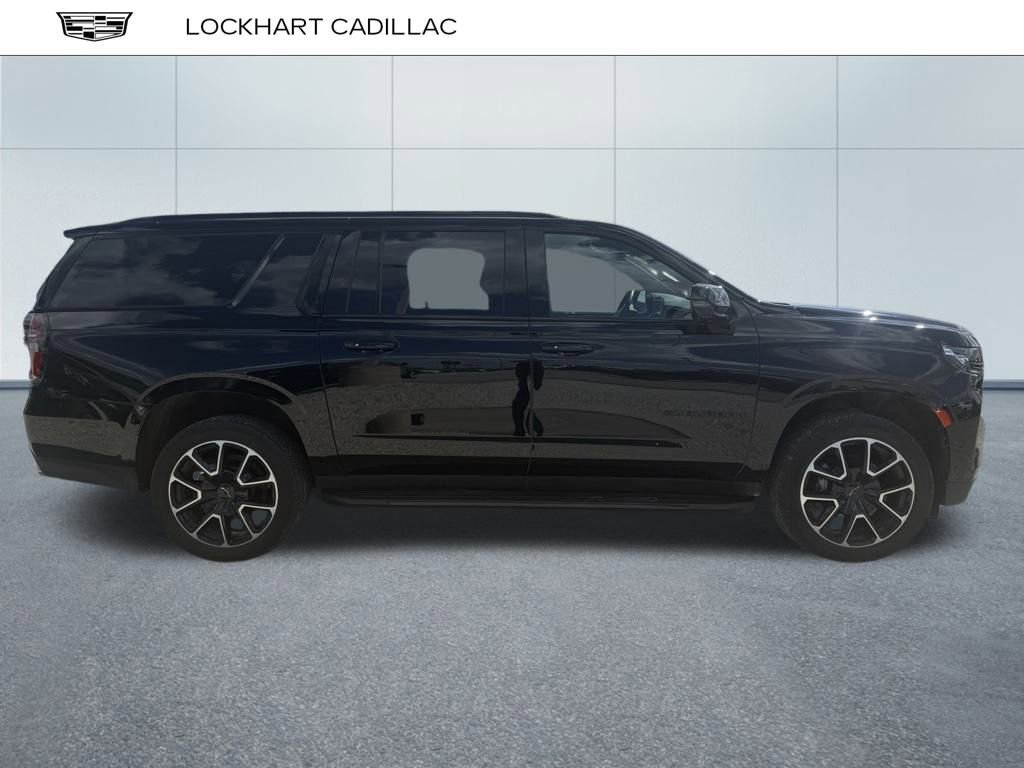 2023 Chevrolet Suburban RST photo 2