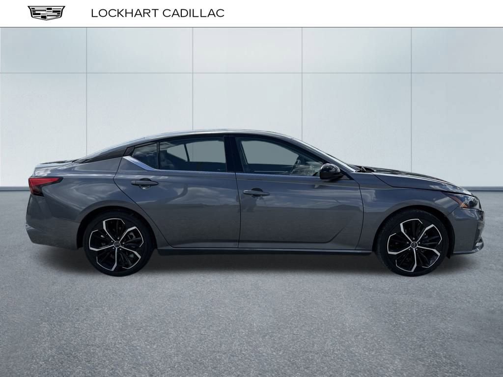 2024 Nissan Altima 2.5 SR photo 2