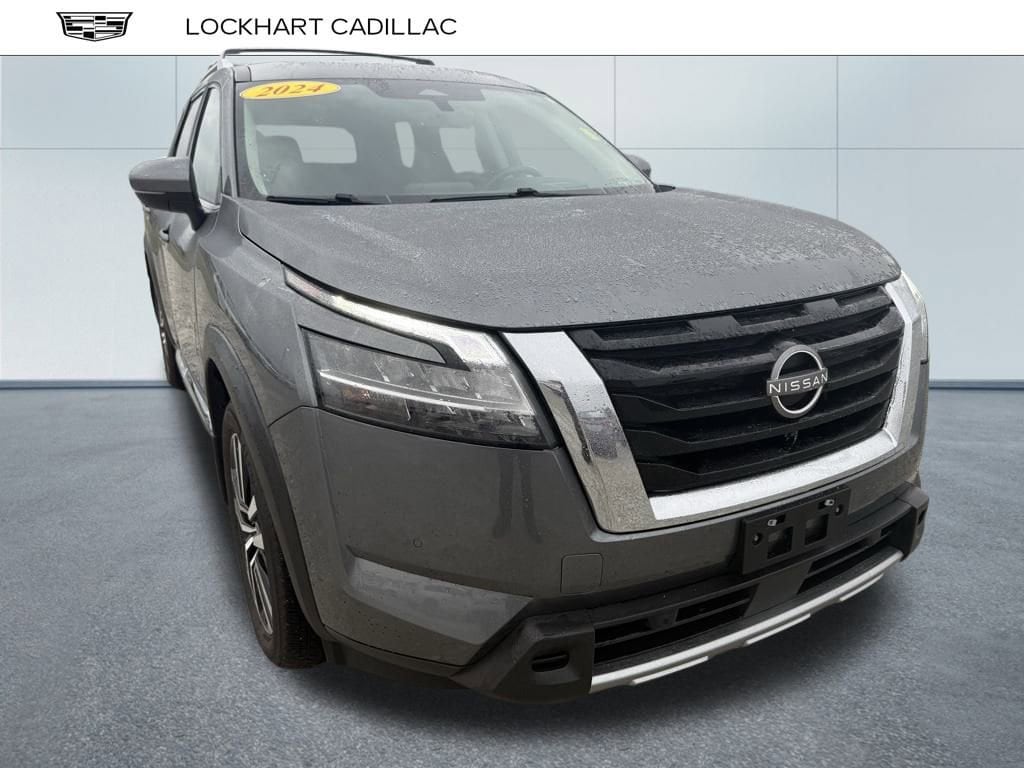 2024 Nissan Pathfinder Platinum's photo